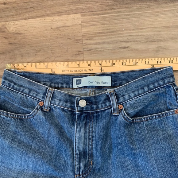 2004 GAP Low Rise Flare Jeans 8R - Picture 3 of 8